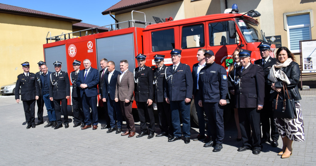 OSP w Czajkowie przekazała samochód strażacki.