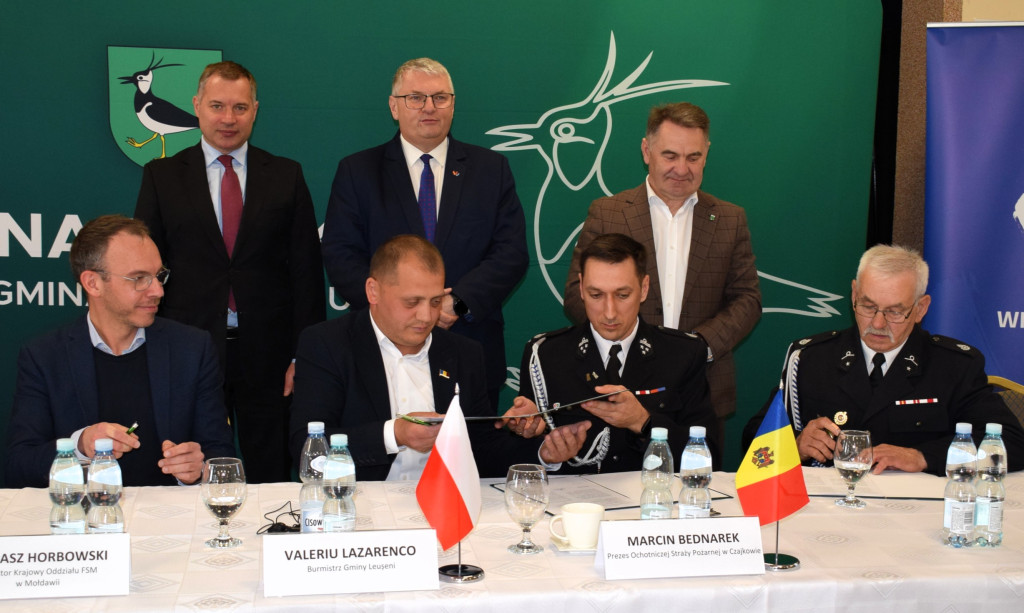 OSP w Czajkowie przekazała samochód strażacki.