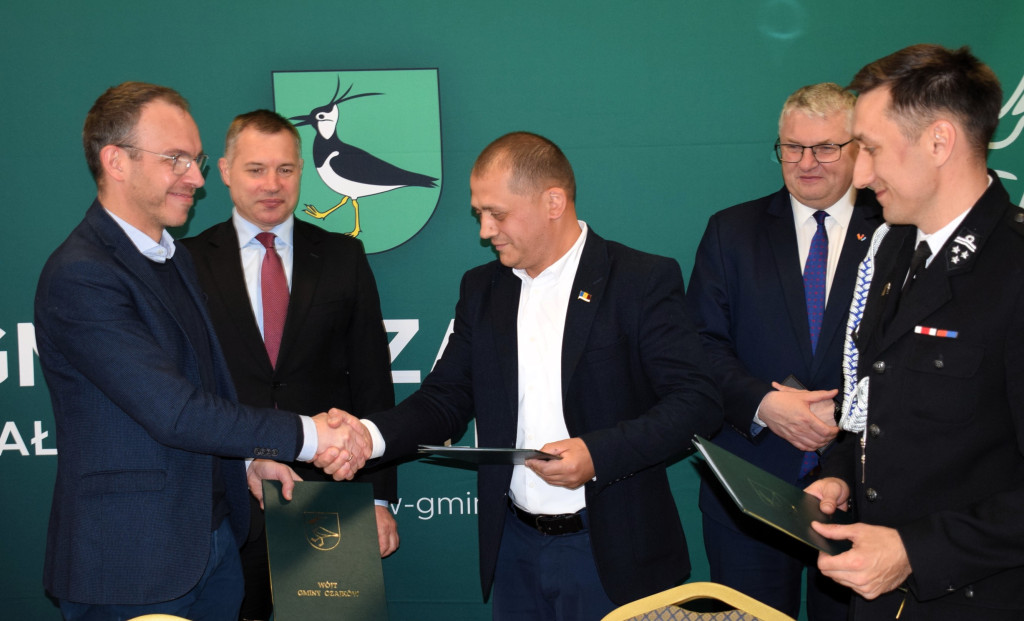 OSP w Czajkowie przekazała samochód strażacki.