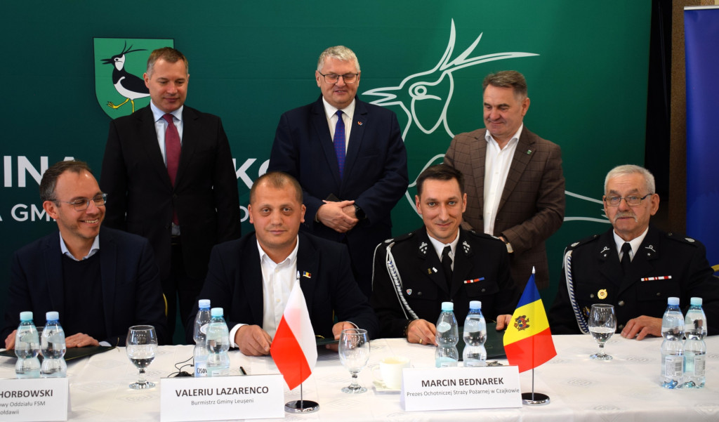 OSP w Czajkowie przekazała samochód strażacki.