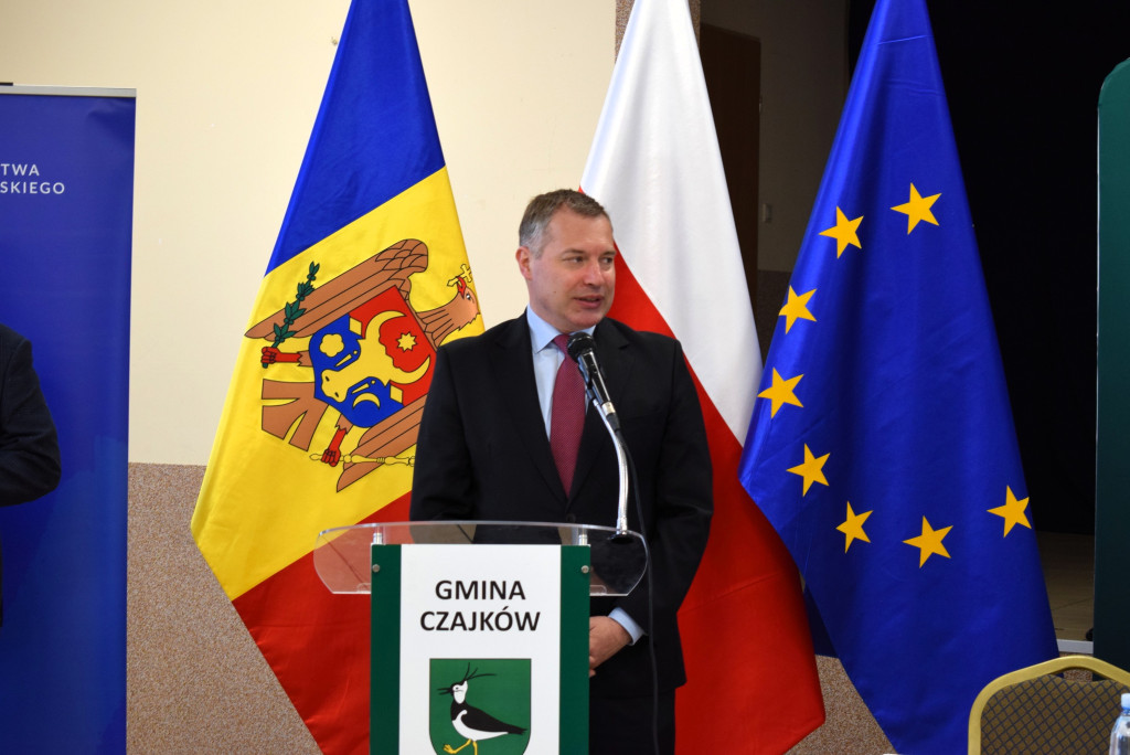 OSP w Czajkowie przekazała samochód strażacki.