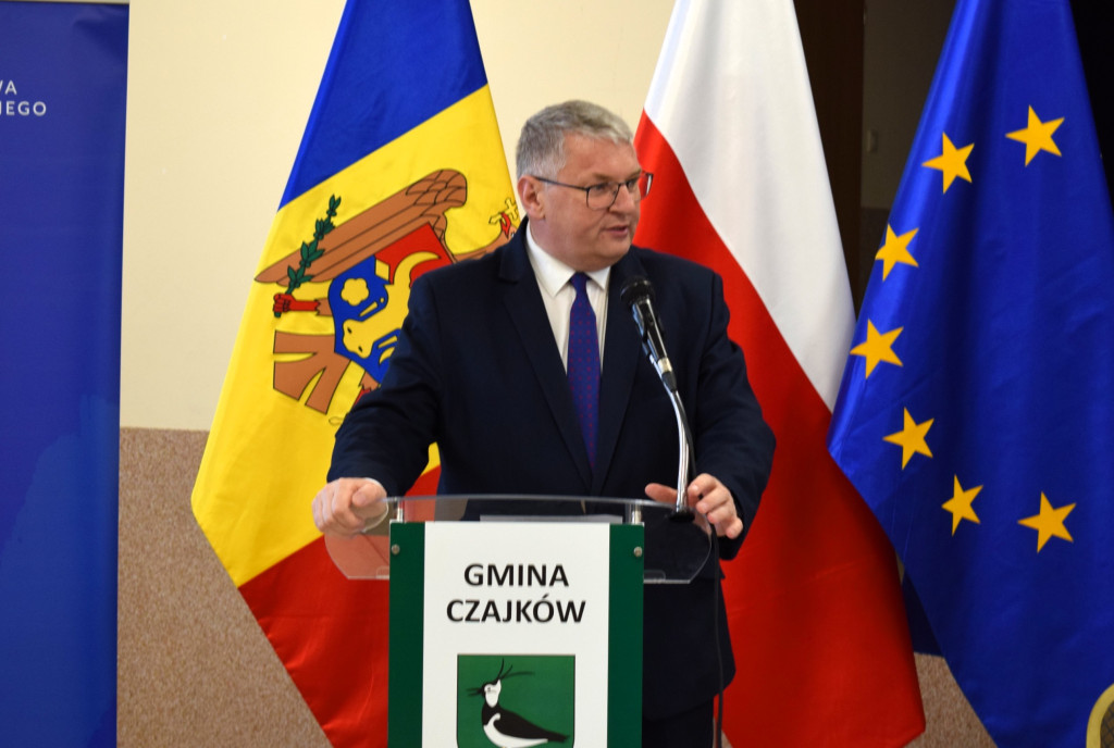 OSP w Czajkowie przekazała samochód strażacki.