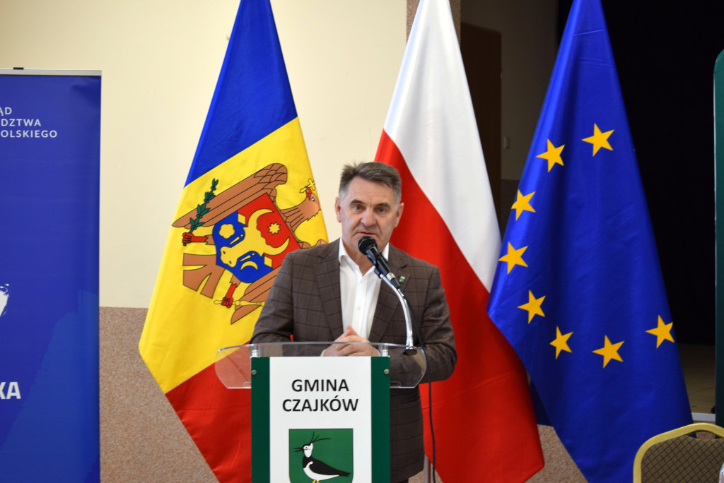 OSP w Czajkowie przekazała samochód strażacki.