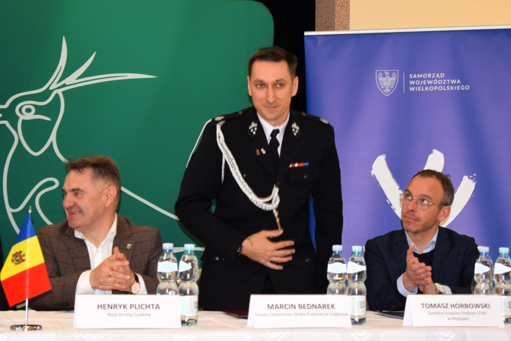 OSP w Czajkowie przekazała samochód strażacki.