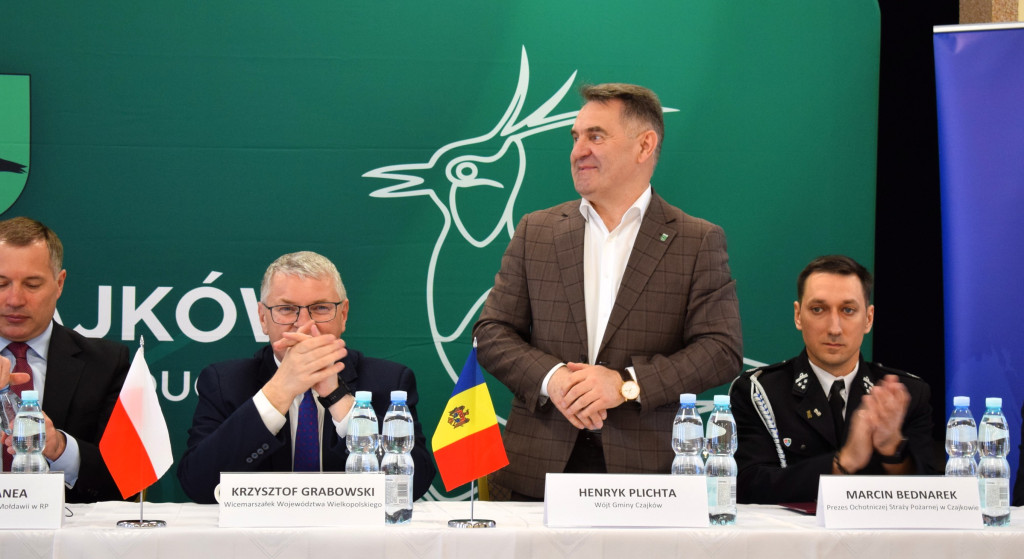 OSP w Czajkowie przekazała samochód strażacki.