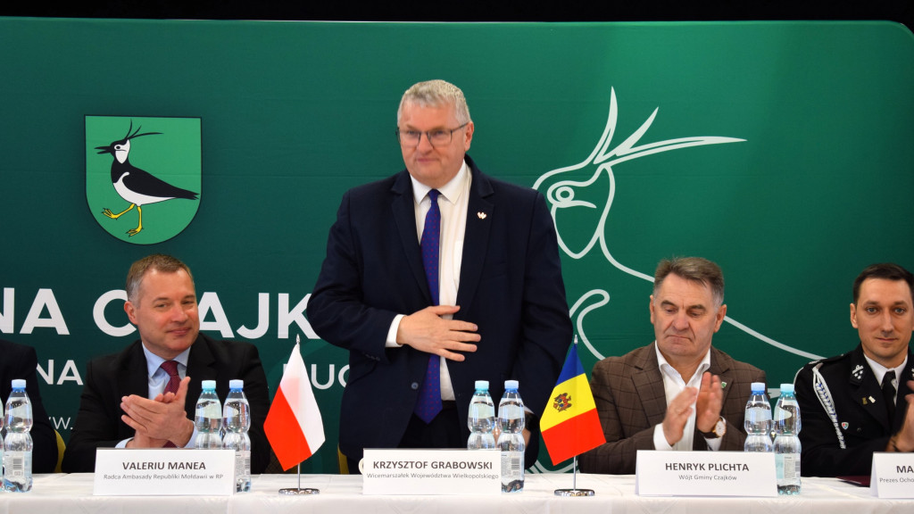 OSP w Czajkowie przekazała samochód strażacki.