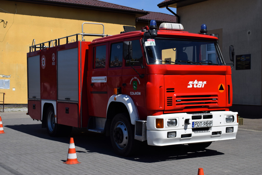 OSP w Czajkowie przekazała samochód strażacki.