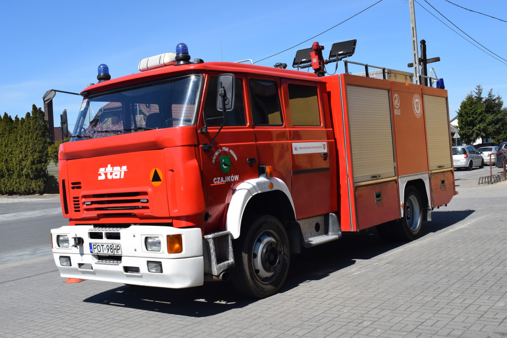 OSP w Czajkowie przekazała samochód strażacki.