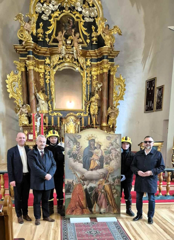 Z kościoła strażacy ewakuowali Matkę Boską