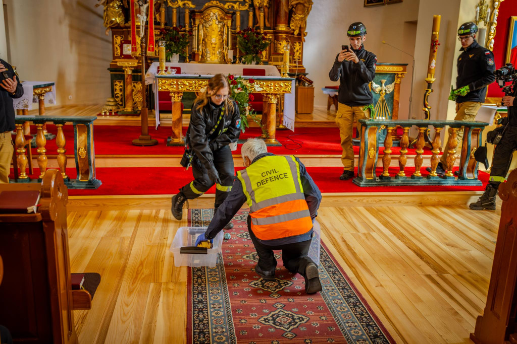 Z kościoła strażacy ewakuowali Matkę Boską