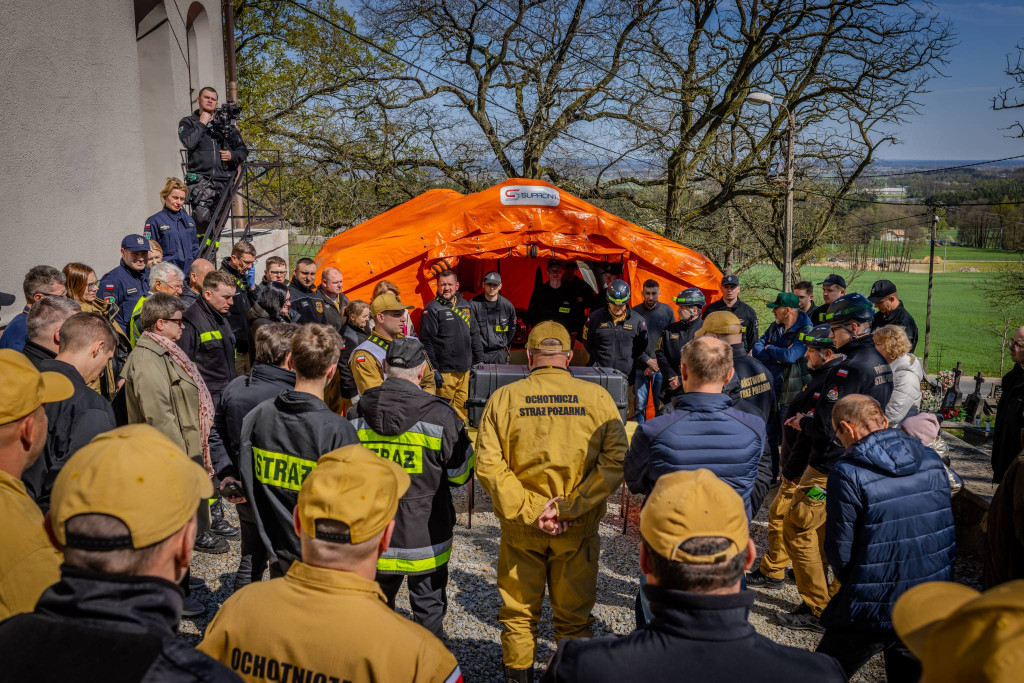 Z kościoła strażacy ewakuowali Matkę Boską