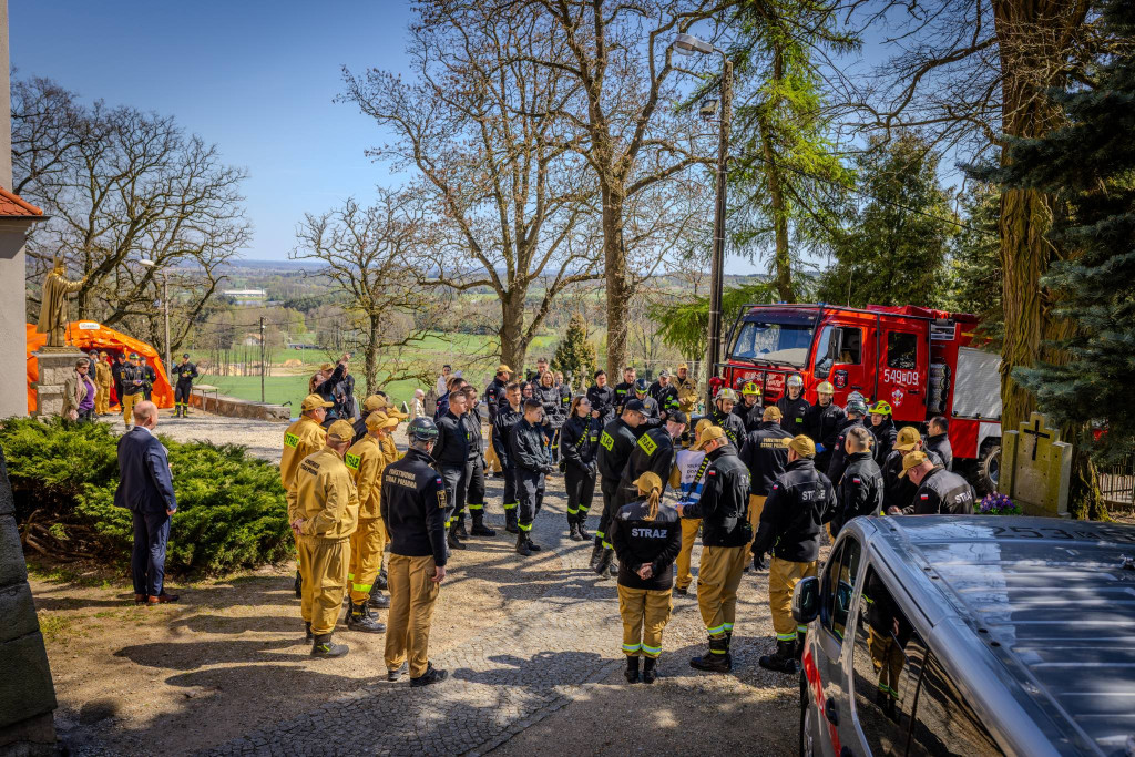 Z kościoła strażacy ewakuowali Matkę Boską