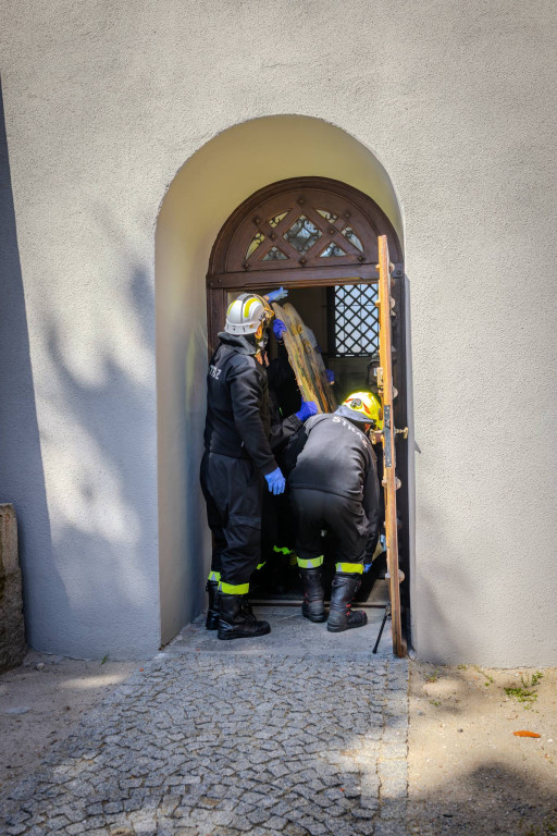 Z kościoła strażacy ewakuowali Matkę Boską