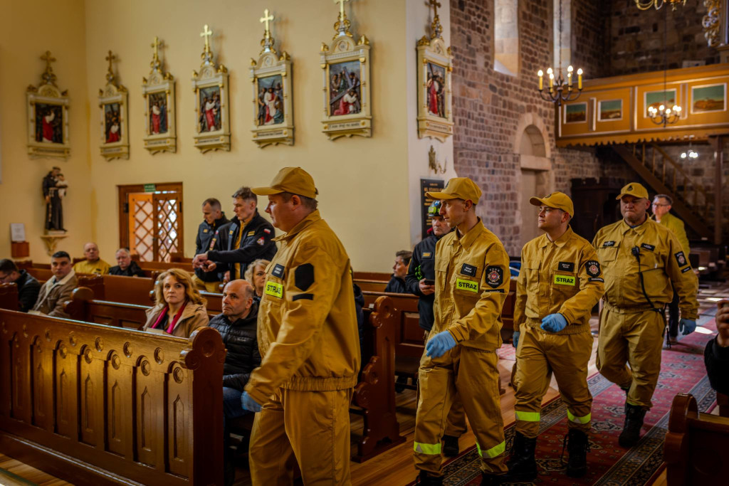 Z kościoła strażacy ewakuowali Matkę Boską