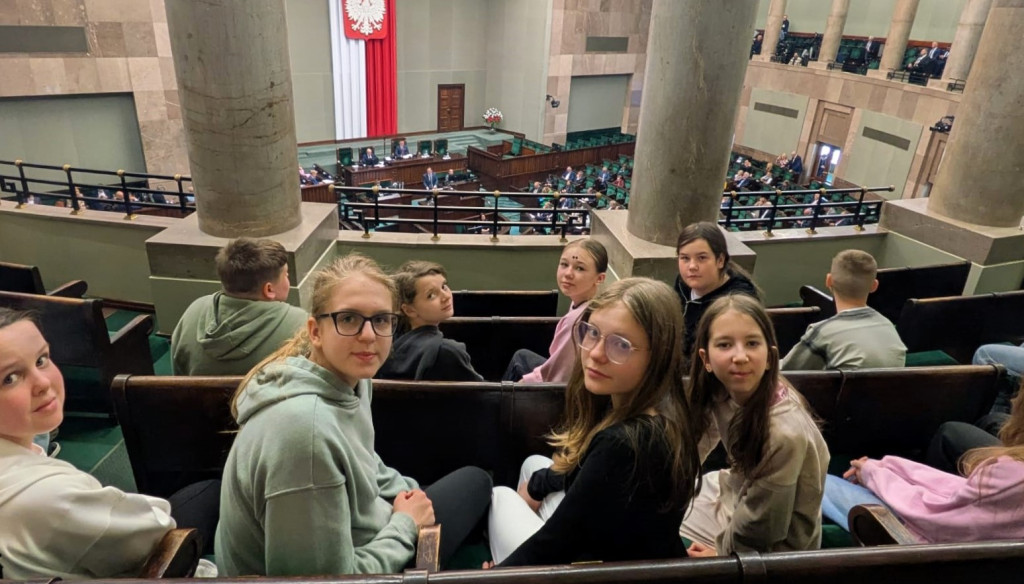 Uczniowie z Mąkoszyc gościli w Senacie