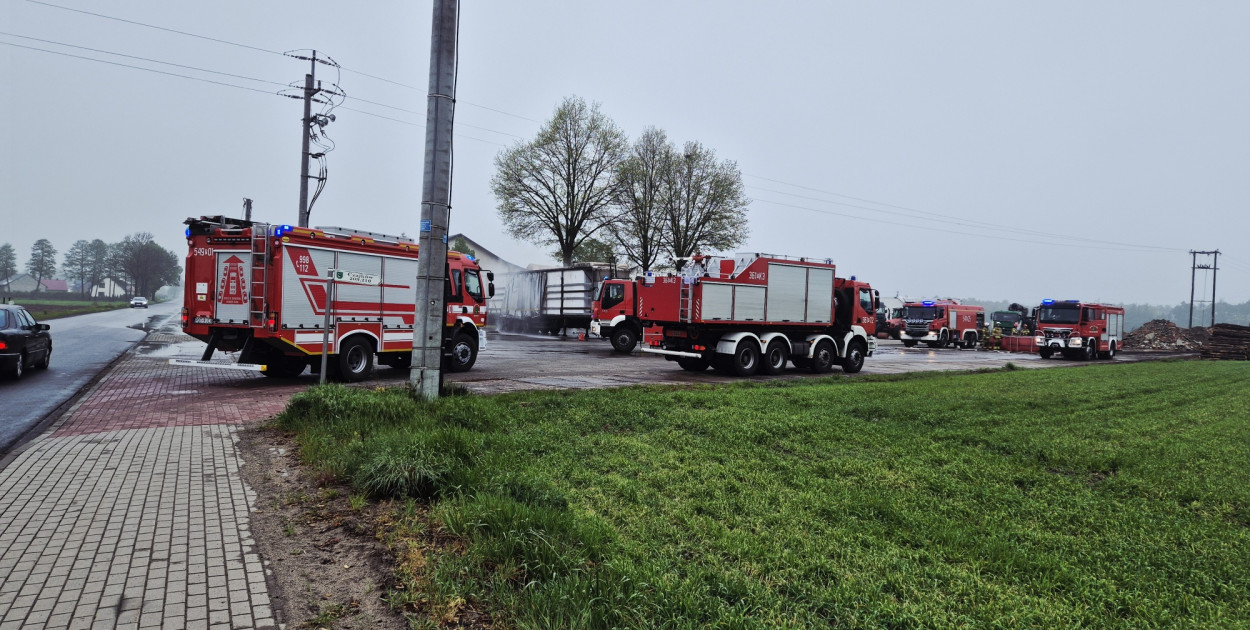 26 zastępów straży w akcji