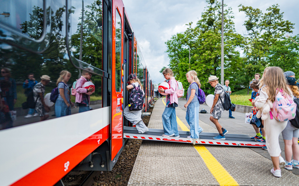 Od Dnia Dziecka po Bałtyk – Koleje Wielkopolskie rozpędzają lato pełne atrakcji