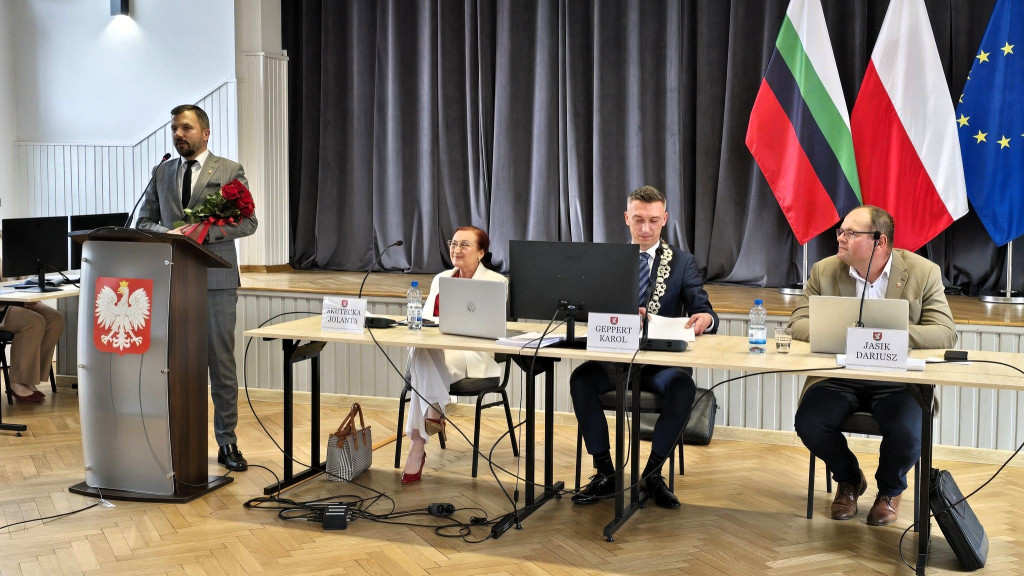 Burmistrz Ptak z absolutorium