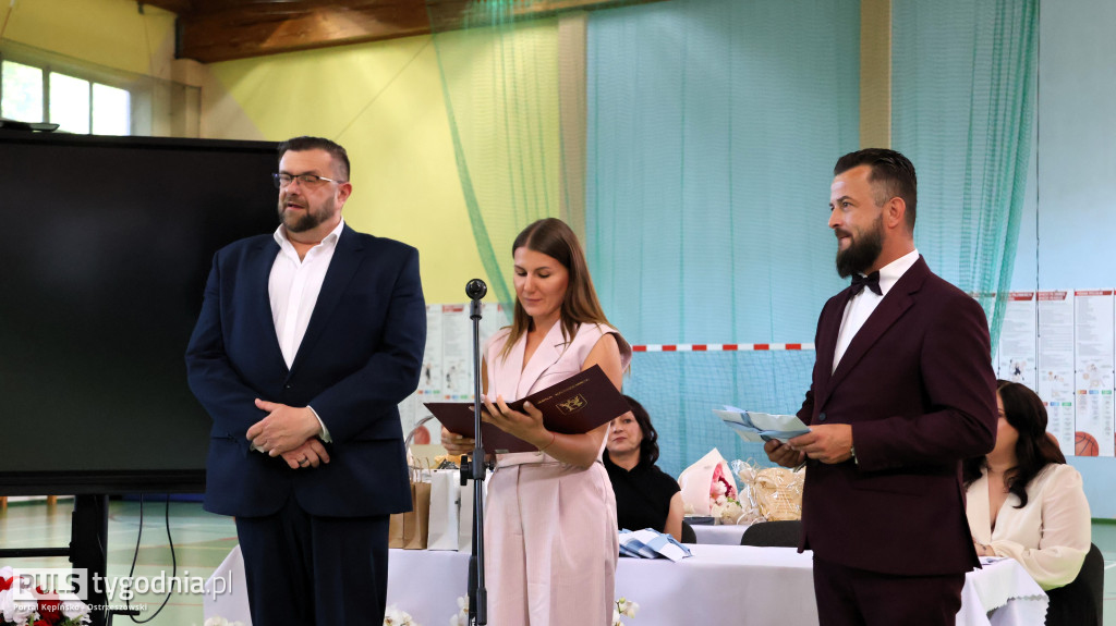 Ósme klasy pożegnały swoją szkołę