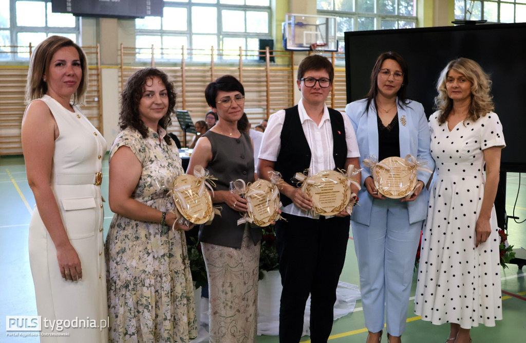 Ósme klasy pożegnały swoją szkołę