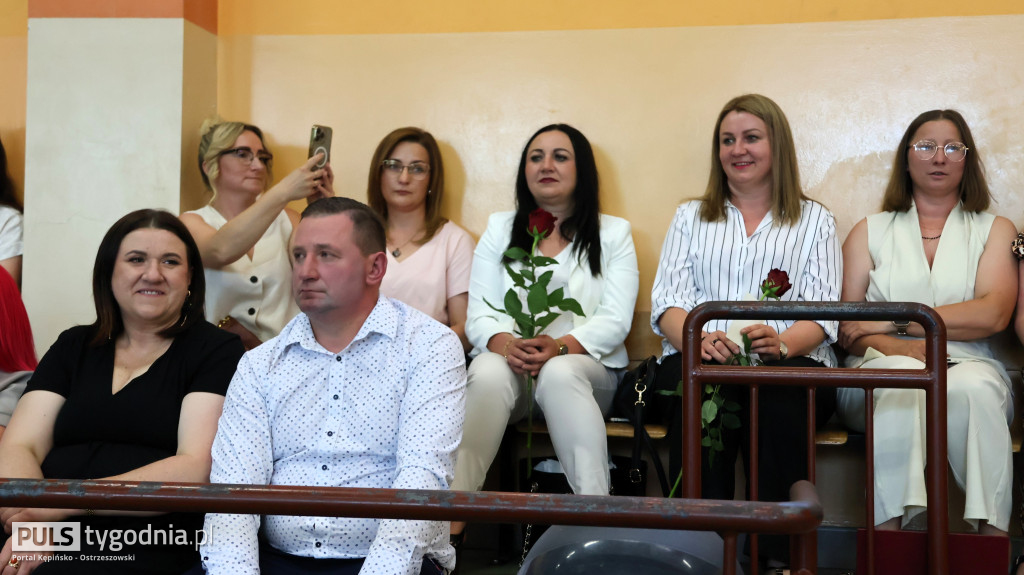 Ósme klasy pożegnały swoją szkołę