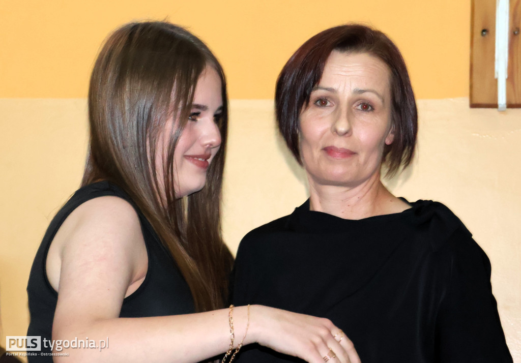 Ósme klasy pożegnały swoją szkołę