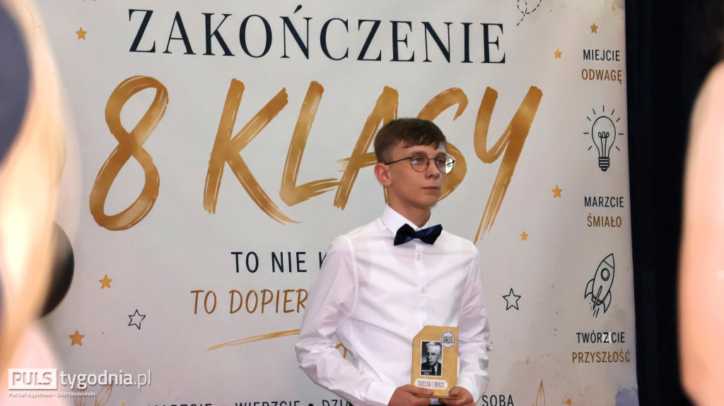 Ósme klasy pożegnały swoją szkołę