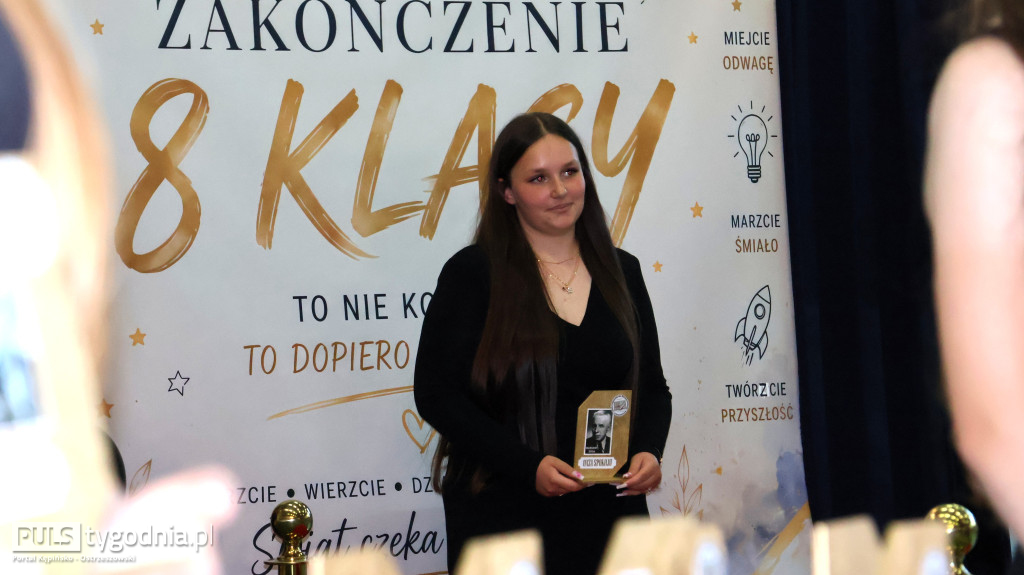 Ósme klasy pożegnały swoją szkołę