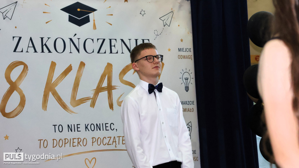 Ósme klasy pożegnały swoją szkołę