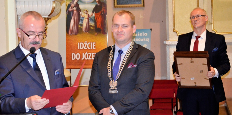 MIKSTAT UHONOROWAŁ PREZYDENTA RAFAŁA DUTKIEWICZA (FILM)