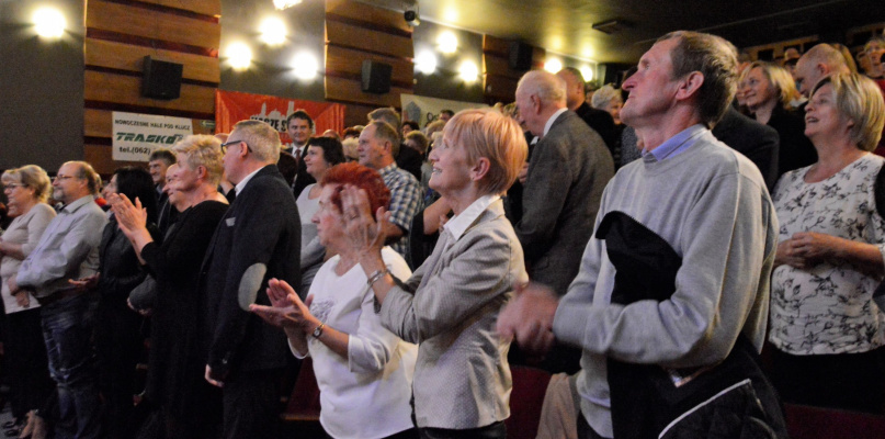 Obchodzący 90. urodziny profesor Jan i jego Orkiestra w Ostrzeszowie (FILM)