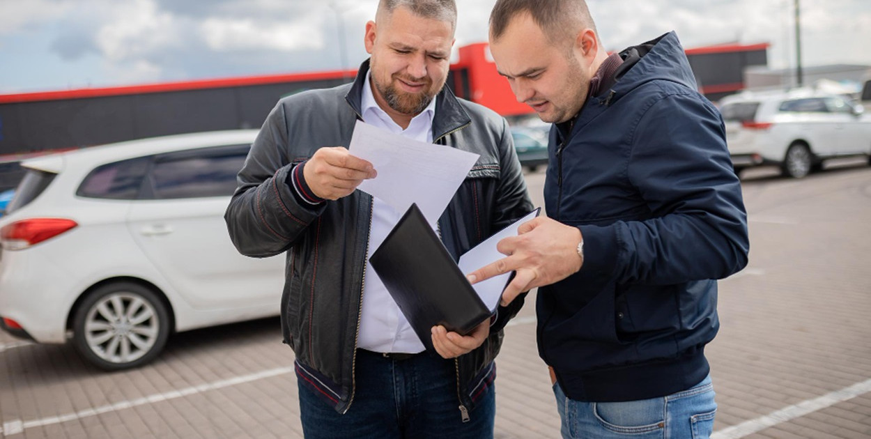 Czy możliwe jest złomowanie samochodu bez aktualnego OC i badań technicznych? 