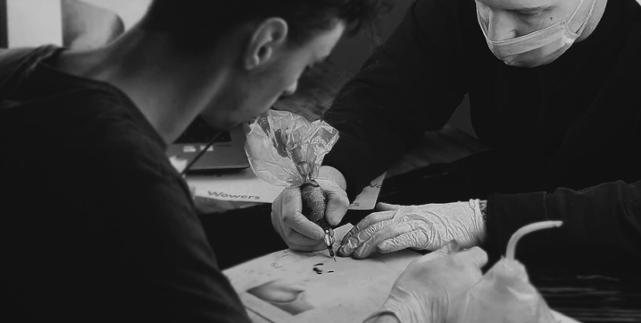 Jak zostać piercerem? Poznaj nasze kursy piercingu!