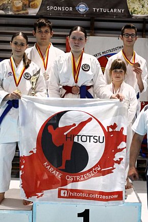 Przywieźli z Łodzi 5 medali-2102