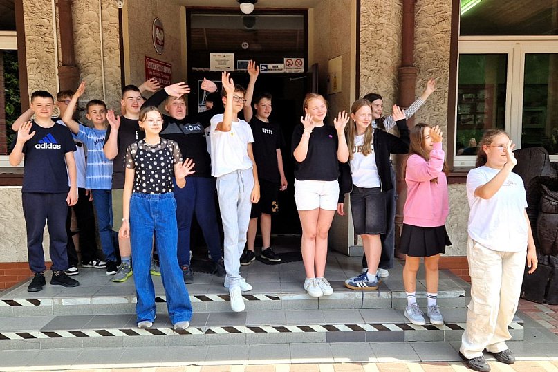 Przyszli pierwszoklasiści w szkole w Kraszewicach