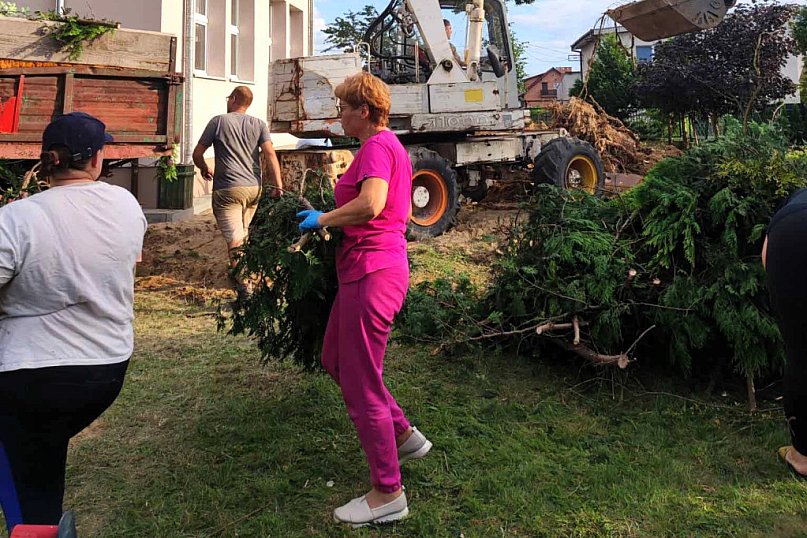 Przygotowali teren pod plac zabaw