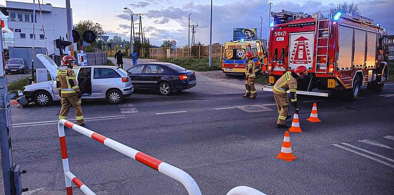 Zderzenie na skrzyżowaniu dróg w Ostrzeszowie - 36774
