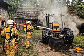 Pożar ciągnika rolniczego w przysiółku Onufry-37277