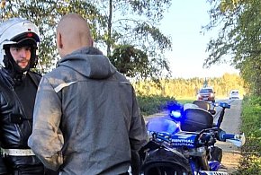 20-latek bez uprawnień a motocykl bez kierunkowskazów i lusterek-38869