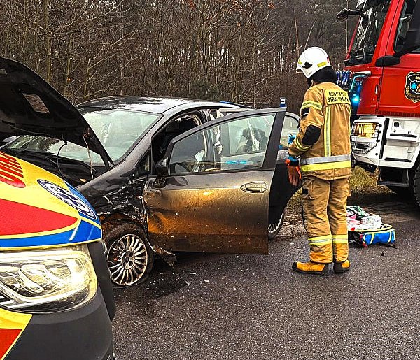 Zderzenie dwóch samochodów osobowych w Przedborowie-39369