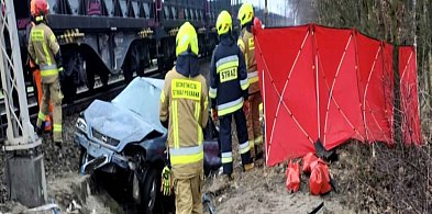 Tragedia na przejeździe kolejowym. Nie żyje 29-letni mężczyzna-39917