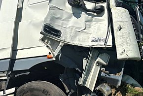 Pijany kierowca dafa uderzył w betonowy słup i ogrodzenie-40804