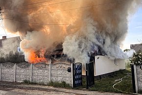 Pożar budynku jednorodzinnego w Dębiczu. Straty sięgają 350 tys. zł-40844