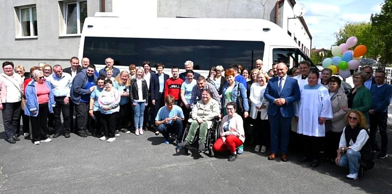 Nowy autobus dla Warsztatów Terapii Zajęciowej w Doruchowie - 40945