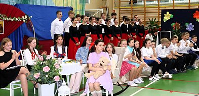 Wieczornica poetycko – muzyczna w Szkole Podstawowej w Kraszewicach-41032