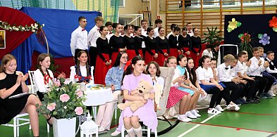 Wieczornica poetycko – muzyczna w Szkole Podstawowej w Kraszewicach-41032