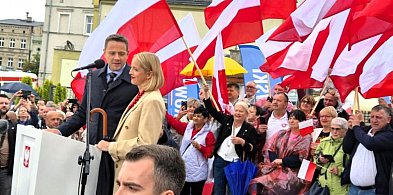 Rafał Trzaskowski na kępińskim rynku spotkał się z mieszkańcami-41070