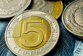 Setki tysięcy Polaków otrzymały nowe świadczenie. Co z resztą?-41529