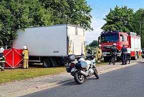 Tragiczny poranek w Grabowie nad Prosną. Nie żyje 58-letni kierowca-41546