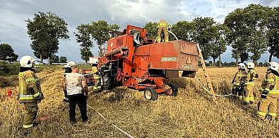 Pożar kombajnu zbożowego w miejscowości Marczykowskie-41673